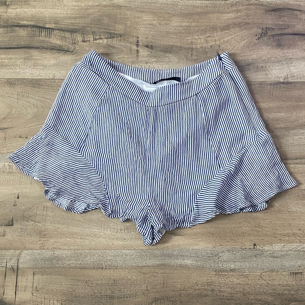 Striped Booty Shorts High Waisted Fashion Statement Casual Mini Dressy Chic - Picture 2 of 8